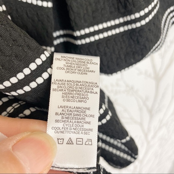 CALVIN KLEIN Balloon Sleeve Blk / White Stripe Top - Picture 9 of 10